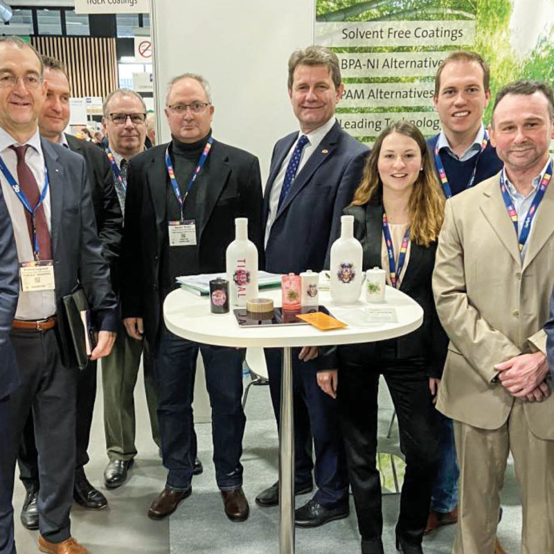 Group picture of employees exhibiting at PCD Paris in 2019