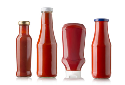 Ketchup packaged in different packaging materials