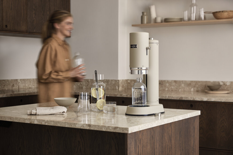 Aarke Carbonator Pro and Stoelzle Glass bottle