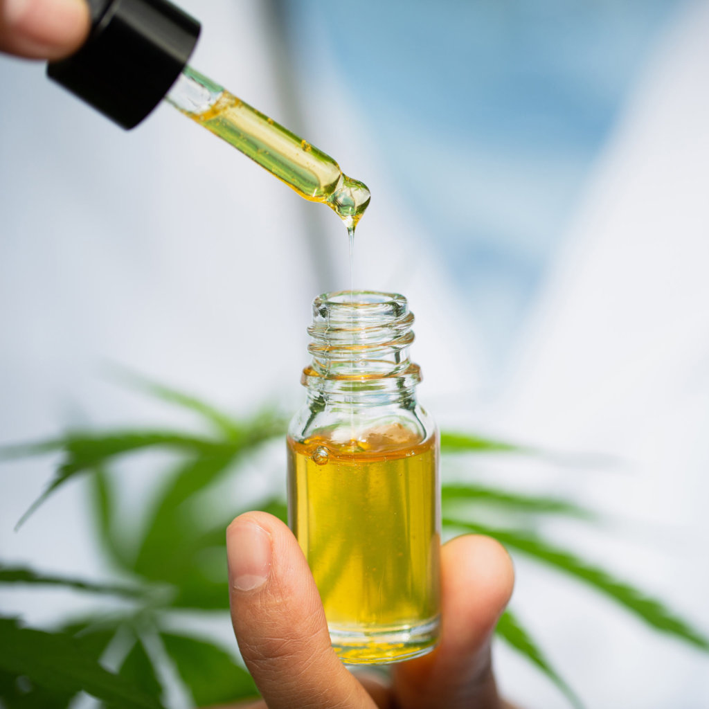 cbd oil using pipette