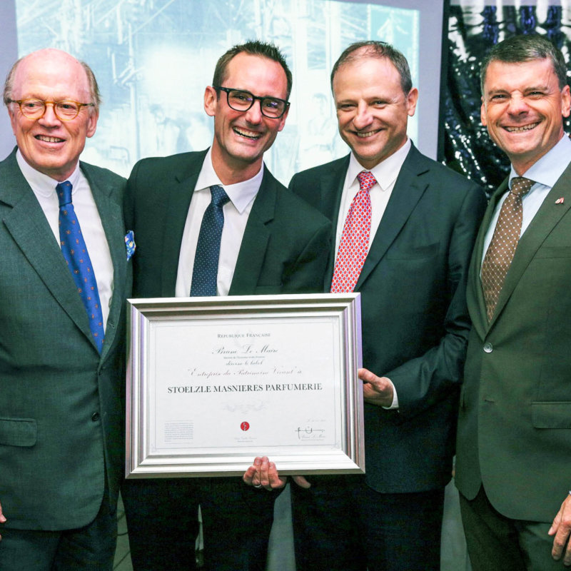 Management at Stoelzle Masnières proud of having received award Entreprise du patrimoine vivant