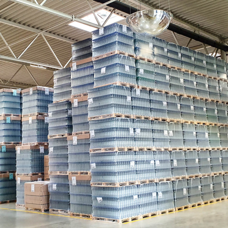 Paletts with finished Stoelzle goods in the warehouse