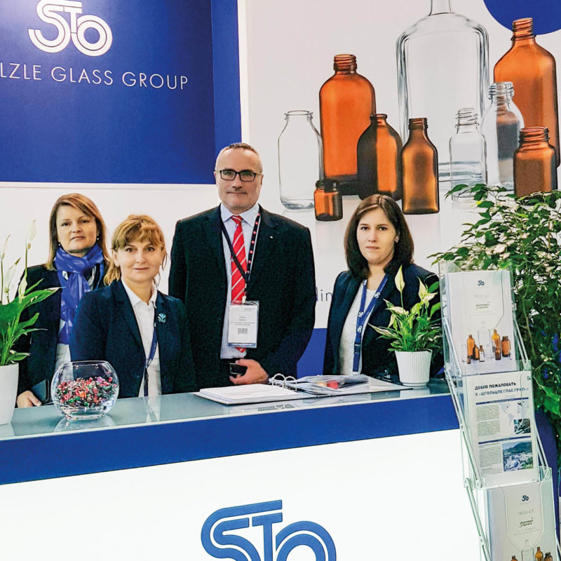 Stoelzle Team at the booth at Pharmtech Moscow 2018